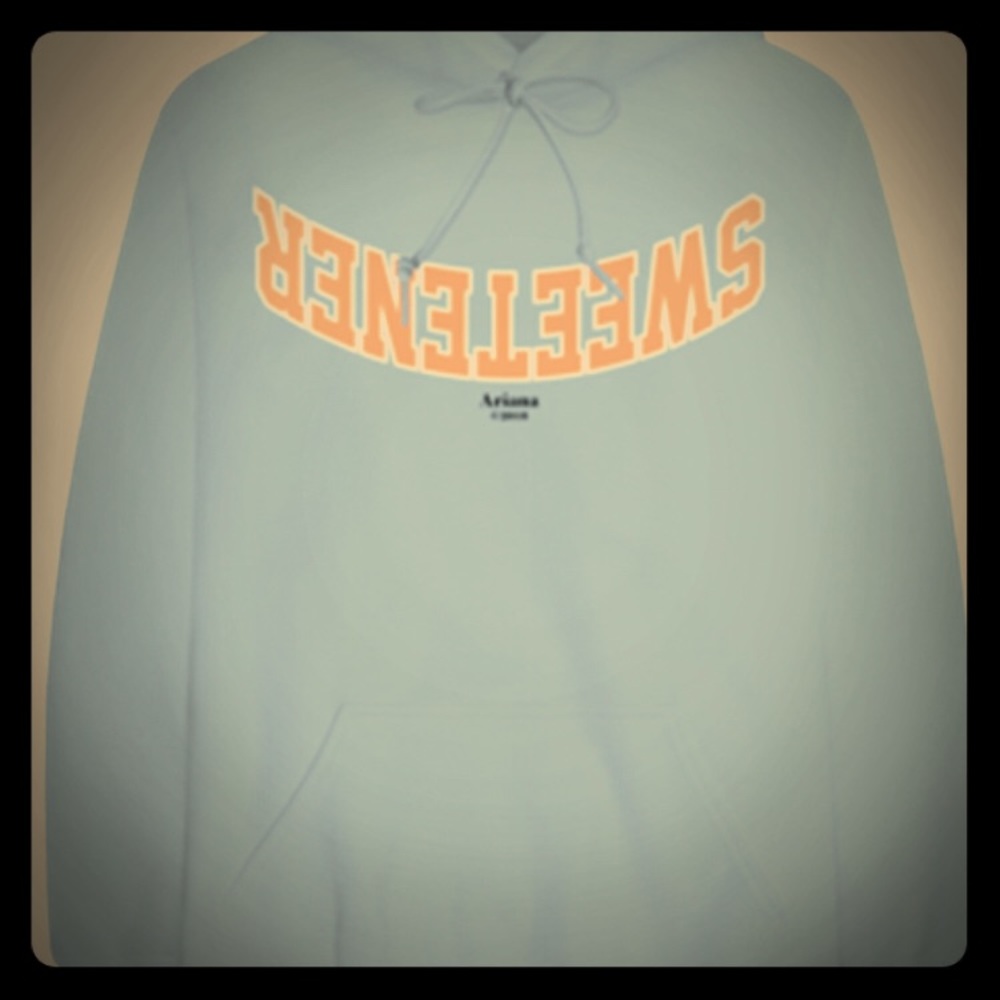 Looking for Ariana Grande x Nicopanda sweatshirt😊